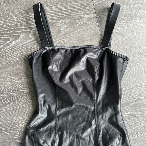 LIQUID DRESS NOLI YOGA ALMOSND/BLACK Size S - Picture 4 of 6